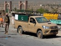 Pakistan'da bombalı saldırı: 4 ölü,15 yaralı