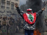 Lübnan’da ekonomik kriz protesto edildi
