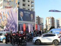 Adana'da AK Parti seçim bürosuna saldırı