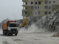 Malatya’da ağır hasarlı binaların yıkımına başlandı
