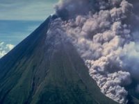 Mayon Yanardağı'nda volkanik hareketlilik