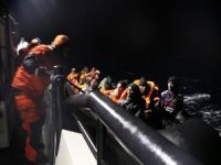 Çanakkale ve Muğla açıklarında 107 düzensiz göçmen kurtarıldı