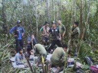 Kolombiya'da 4 çocuk uçak kazasından 40 gün sonra ormanda sağ olarak bulundu