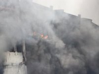 İstanbul'da OSB'deki yangın 20'nci saatinde devam ediyor