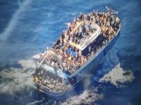BM'den Yunanistan açıklarındaki batan tekne açıklaması: 500'e yakın kişi kayboldu