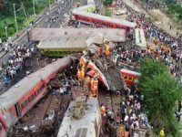 Hindistan'daki tren kazasında ölü sayısı 290'a çıktı