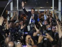 Yunanistan'da seçimlerin galibi Miçotakis