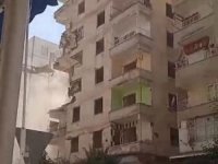 Diyarbakır'da ağır hasarlı binaların yıkımı sürüyor