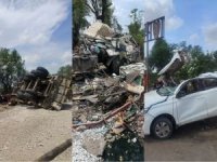 Hindistan'da kamyonun freni patladı: 15 ölü