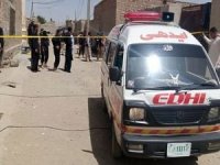 Pakistan'da aşı ekibini koruyan polislere saldırı: 2 ölü