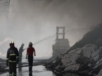 On fabrikanın kullanılamaz hale geldiği yangınla ilgili konuşan görgü tanıkları: Patlamanın mola saatine denk gelmesi faciayı önledi