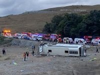 İstanbul'da servis aracı devrildi: 29 yaralı