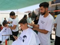 Malatya’da depremzede çocuklara ücretsiz tıraş hizmeti