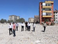 HÜDA PAR Mersin Milletvekili Dinç, Malatya'daki yıkım çalışmalarını yerinde inceledi