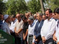 HÜDA PAR Genel Sekreteri Şahzade Demir, partisinin vefat eden Karaman İl Başkanı Halis Özelçi'nin cenaze merasimine katıldı