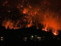 Kanada'da yüzlerce orman yangını halen devam ediyor