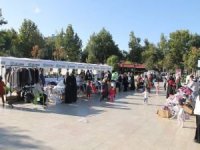 Diyarbakır Umut Kervanı'nın açtığı yardım kermesi devam ediyor
