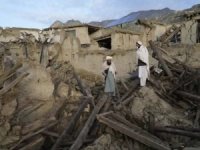 Afganistan'da peş peşe gelen depremlerde 2 bin 53 kişi hayatını kaybetti
