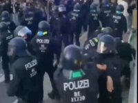 Alman polisi işgal rejimini protesto edenlere saldırdı