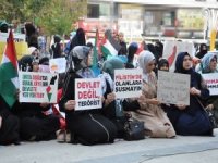 Batmanlı kadınlar Filistinliler için oturma eylemi yaptı