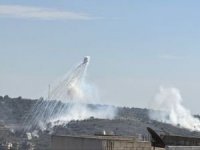Siyonist rejim, Hizbullah hedeflerine yasaklı fosfor bombalarıyla saldırdı