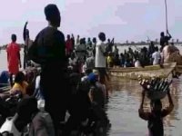 Nijerya'da yolcu teknesi alabora oldu: 32 kişi öldü