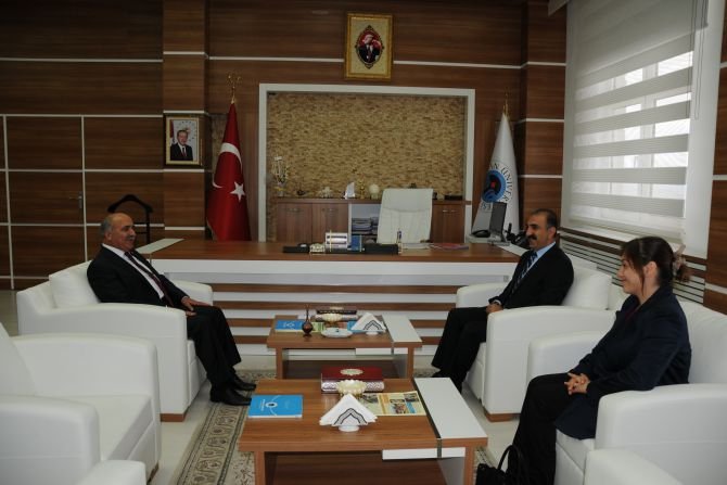 afad-muduru-rektor-ulucami-ziyaret-etti-001.JPG