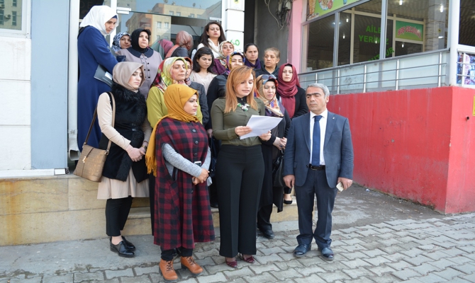 ak-parti-kadin-kollari-hocali-katliami-kinandi-detay.jpg