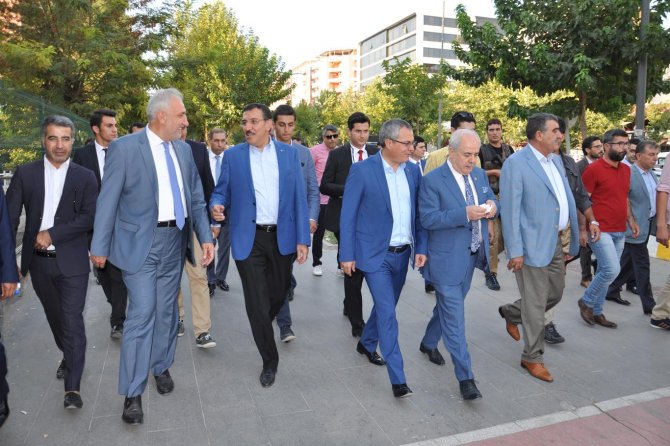 bakan-tufenkci-turkiye’nin-bir-kismini-esad-rejimine-feda-edenler...-001.jpg