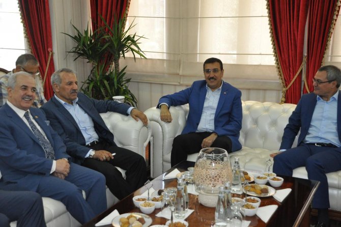 bakan-tufenkci-turkiye’nin-bir-kismini-esad-rejimine-feda-edenler....jpg