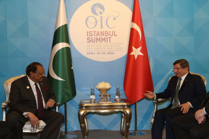 basbakan-ahmet-davutoglu,-pakistan-cumhurbaskani-ile-gorustu-002.jpg