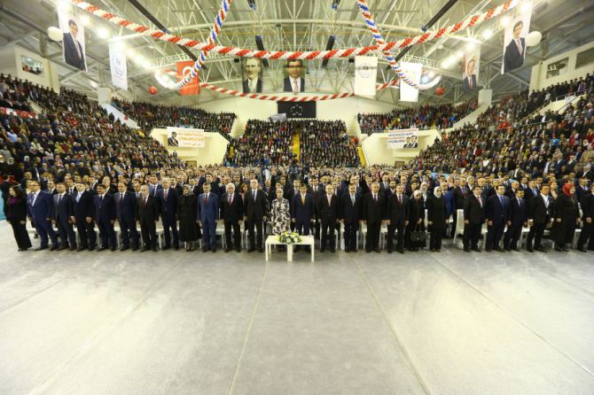 basbakan-davutoglu,-manisa’da-002.jpg