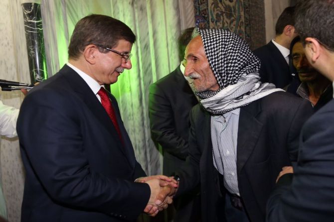 basbakan-davutoglu,-sanliurfa’da-halka-hitap-etti-001.jpg