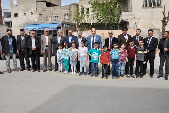 batman-il-milli-egitim-muduru-kurtaran,-suriye-can-ve-dost-okullarini-ziyaret-etti--001.jpg