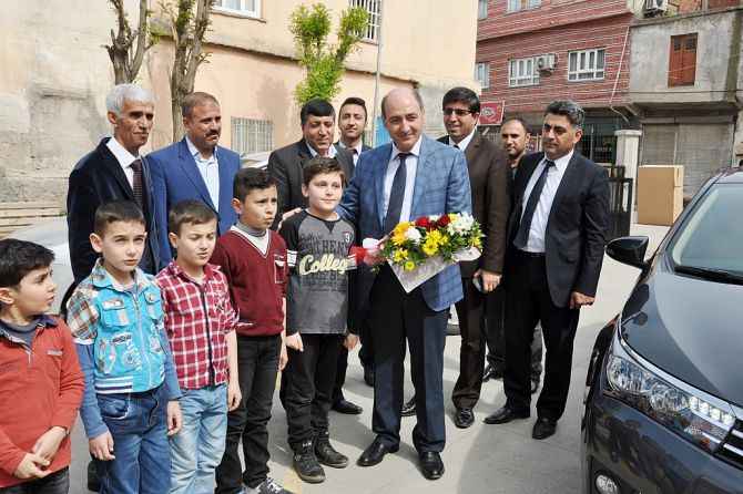 batman-il-milli-egitim-muduru-kurtaran,-suriye-can-ve-dost-okullarini-ziyaret-etti-.jpg