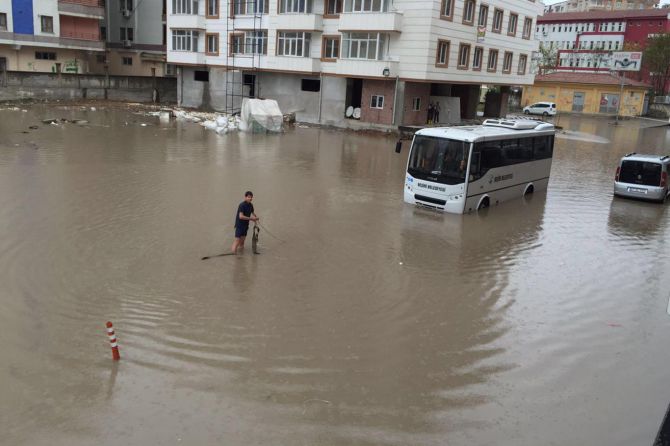 batmanda-her-yagista-bildik-manzara-001.jpg