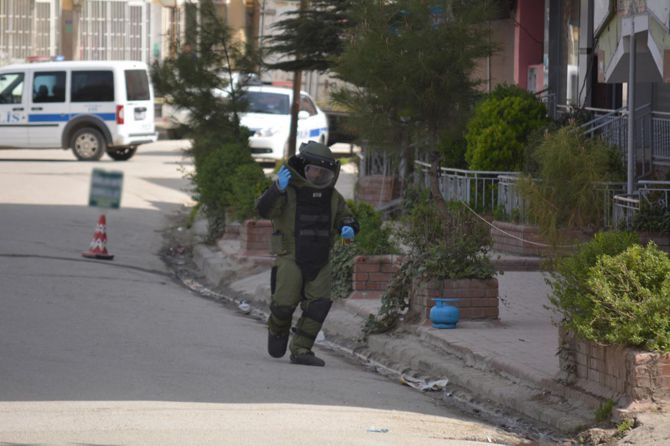 batmanda-kaldirimdaki-piknik-tupu-panige-neden-oldu-001.jpg
