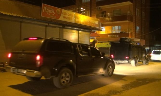 batmanda-polis-aracina-silahli-saldiri-detay.jpg