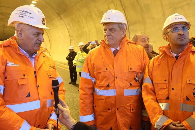 binali-yildirim-korfez-gecis-koprusunu-inceledi-001.jpg
