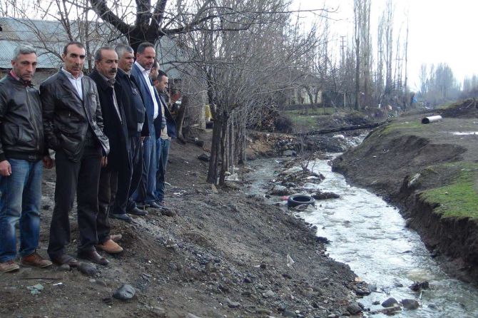 bingol-dereye-atik-atilmasi-001.jpg