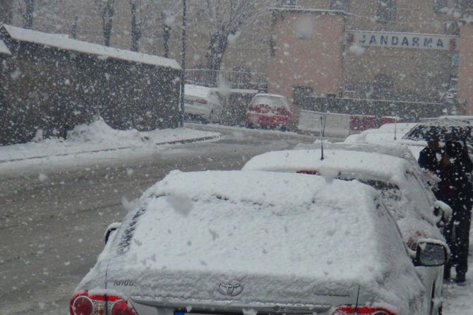 bitlis’te-kar-yagisindan-39-koy-yolu-ulasima-kapali.jpg