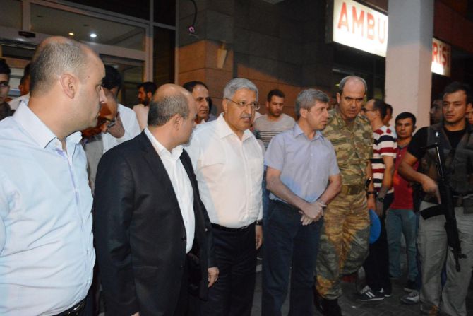 bitliste-askeri-araca-saldiri-2-yarali-002.jpg