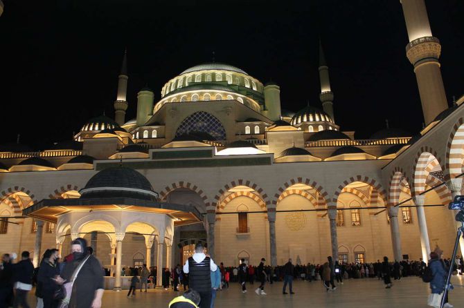 buyuk-camlica-camii-kadir-gecesi-003.jpg