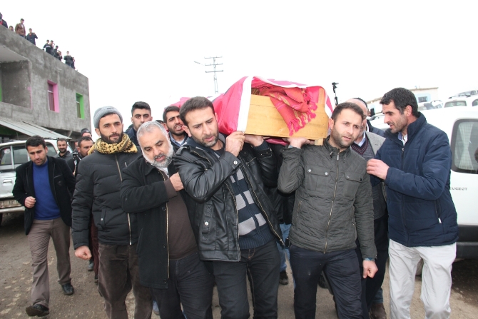 cafer-gizli-tekbirlerle-koyunde-defnedildi-003.jpg