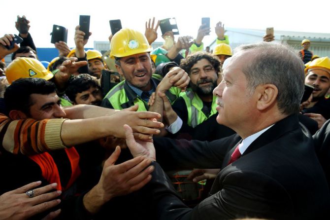 cumhurbaskani-erdogan,-3.havalimani-insaatini-inceledi-002.jpg
