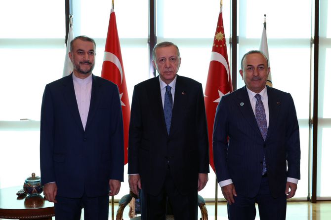 cumhurbaskani-erdogan-abdullahiyan-cavusoglu.jpg