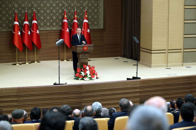 cumhurbaskani-erdogan-iplerinin-nereye-uzandigi-malumdur-003.jpg