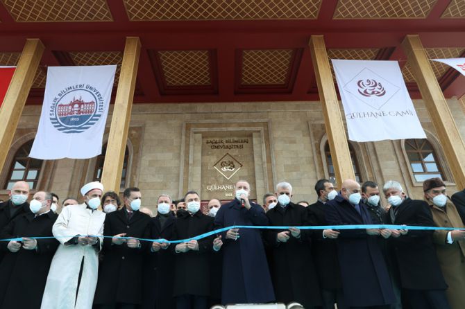 cumhurbaskani-erdogan-sbu-gulhane-camii-003.jpg