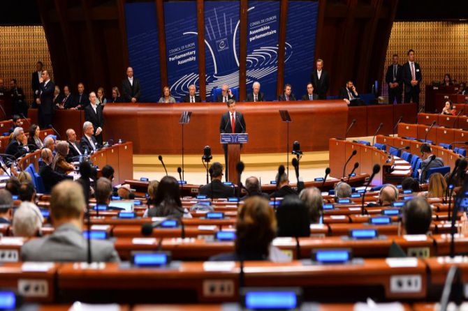 davutoglu,-avrupa-konseyi-parlamenterler-meclisi’nde-konustu-002.jpg