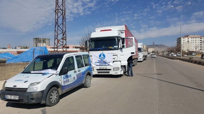 deniz-feneri’nden-suriyeye-uc-tir-yardim!.jpg